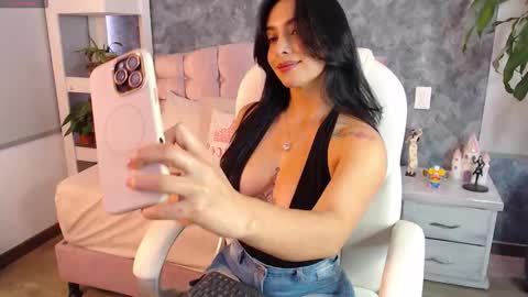 Snapshot of niko_robin04 chatting on November 2025 05:34:02 PM Niko Robin online show from November 2025 05:34:02 PM