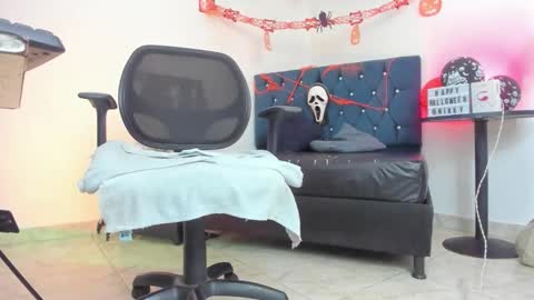 Snapshot of nikol_twink chatting on October 2025 02:29:01 PM Nicol online show from October 2025 02:29:01 PM