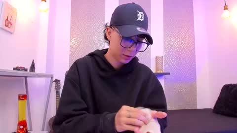    online show from September 2025 04:14:01 AM