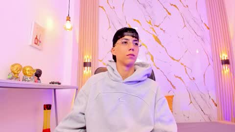    online show from February 2026 03:32:01 AM