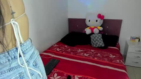 Snapshot of nikoleevanss chatting on December 2025 03:58:02 AM Nikole online show from December 2025 03:58:02 AM