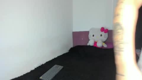 Snapshot of nikoleevanss chatting on April 2026 04:20:02 AM Nikole online show from April 2026 04:20:02 AM