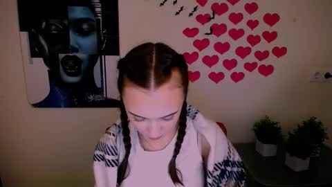 nikonara_ online show from December 2024 03:37:02 PM