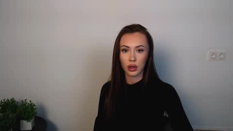 nikonara_ online show from October 2025 04:28:01 PM