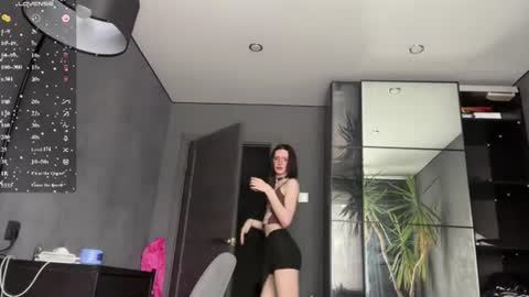 Niky online show from June 2026 12:26:02 PM