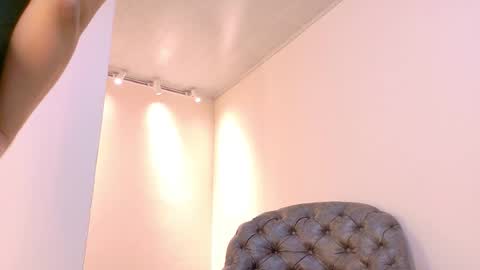  NIKY SMIT  online show from September 2025 10:42:01 AM