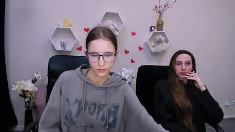 Snapshot of nila_luxe chatting on March 2025 02:23:02 PM nila_luxe online show from March 2025 02:23:02 PM