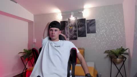 Nils online show from September 2025 04:25:02 AM