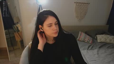 Jennet online show from November 2025 06:12:01 PM