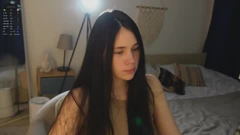 Jennet online show from November 2025 05:37:01 PM