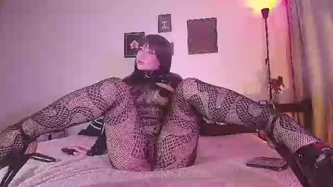 Snapshot of nina__evans_ chatting on July 2026 08:13:02 PM Alisson online show from July 2026 08:13:02 PM