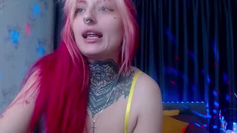 Nina online show from October 2025 06:28:01 AM