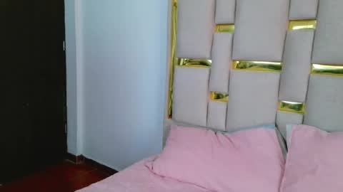 Nina Carther online show from November 2025 11:55:02 AM