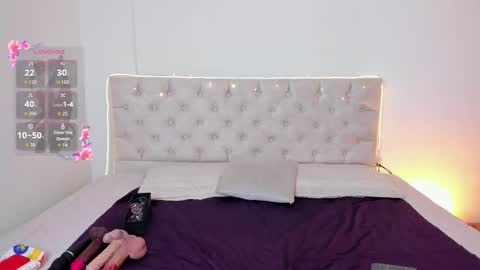 Nina Fox  online show from December 2025 01:29:01 PM