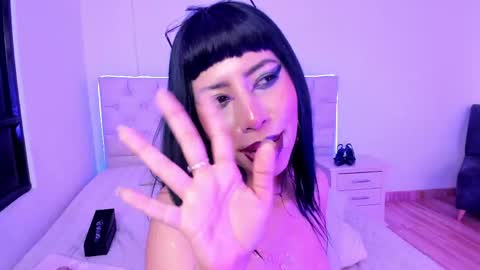 Nina Fox  online show from May 2026 10:50:03 PM
