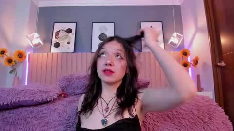 nina_ford_ online show from March 2026 03:25:02 AM