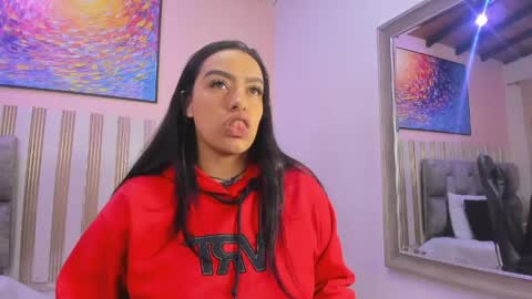 nina_glow_ online show from April 2026 11:28:01 AM