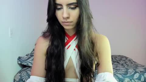  Nina  online show from November 2025 07:43:01 PM