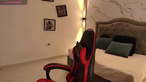 Snapshot of nina_rouge7 chatting on December 2025 07:09:01 PM N I N A online show from December 2025 07:09:01 PM