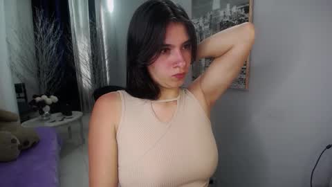 Snapshot of nina_smalls chatting on November 2025 12:27:02 PM Nina online show from November 2025 12:27:02 PM