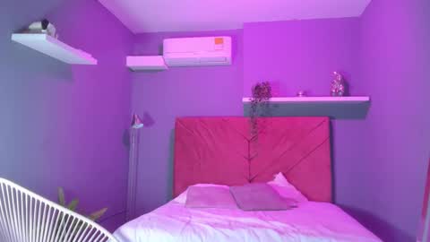 Nina online show from February 2026 11:10:01 AM