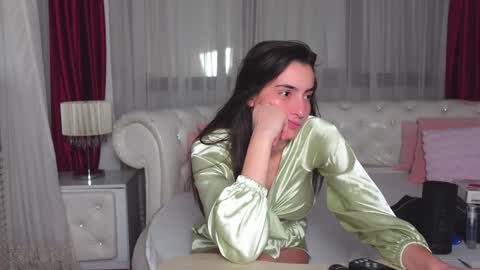 Snapshot of ninacrystal chatting on December 2024 06:34:01 AM NinaCrystal online show from December 2024 06:34:01 AM