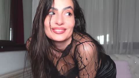 Snapshot of ninacrystal chatting on December 2024 01:00:01 PM NinaCrystal online show from December 2024 01:00:01 PM