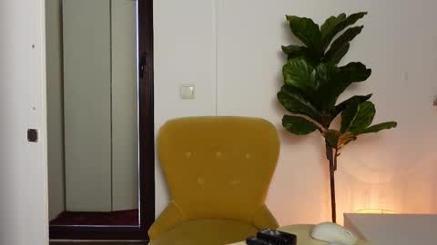 Snapshot of ninacrystal chatting on September 2025 07:43:01 AM NinaCrystal online show from September 2025 07:43:01 AM