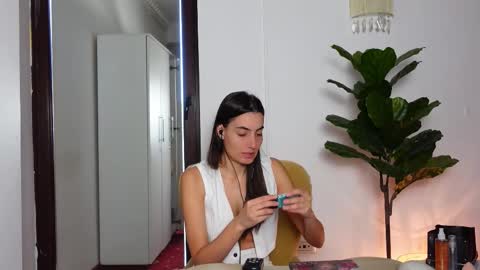 Snapshot of ninacrystal chatting on October 2025 08:23:02 AM NinaCrystal online show from October 2025 08:23:02 AM