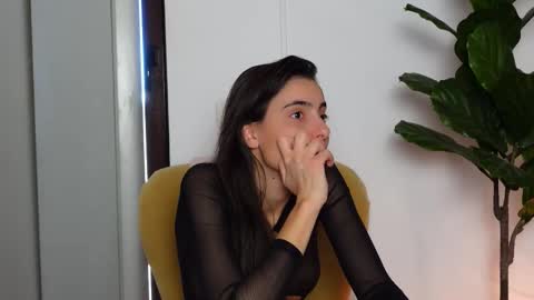 Snapshot of ninacrystal chatting on October 2025 08:26:01 AM NinaCrystal online show from October 2025 08:26:01 AM