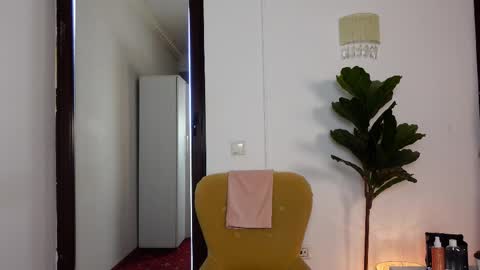 NinaCrystal online show from February 2026 08:40:02 AM