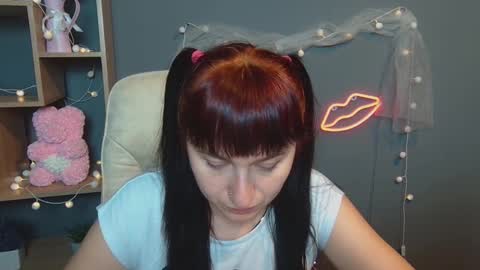 ninaflawlees online show from September 2025 12:07:01 PM