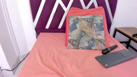 Nina online show from April 2026 06:19:01 AM