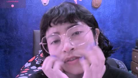 Nina online show from November 2025 01:00:02 PM