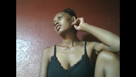 ninie246746 online show from January 2025 04:43:01 AM