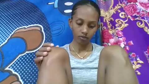 Snapshot of ninie246746 chatting on June 2026 06:29:02 AM ninie246746 online show from June 2026 06:29:02 AM