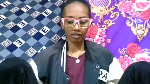 Snapshot of ninie246746 chatting on July 2026 05:56:02 AM ninie246746 online show from July 2026 05:56:02 AM