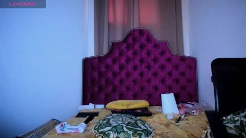 nina dee online show from December 2024 11:03:02 AM