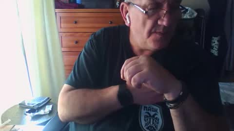 Dennis online show from December 2025 04:01:02 PM