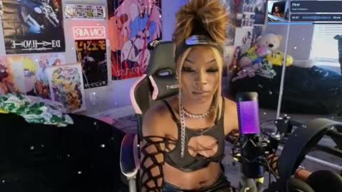 Snapshot of niviawolfe chatting on March 2025 10:39:02 PM NIVIA WOLFE online show from March 2025 10:39:02 PM