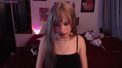 Nixxie  online show from October 2025 01:11:01 AM