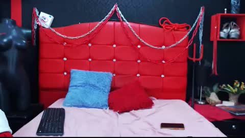 Nixye online show from November 2025 10:05:01 AM