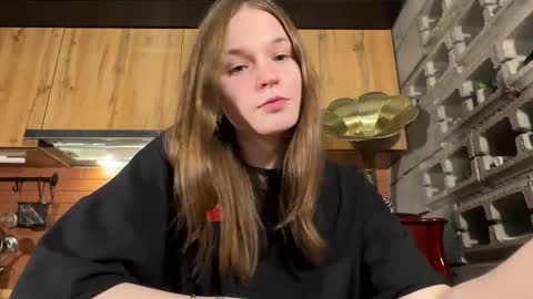 Tears Lora online show from April 2026 01:25:01 AM