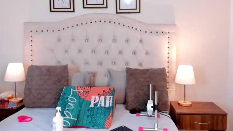 NATHALIA MORENO online show from November 2025 12:16:01 PM