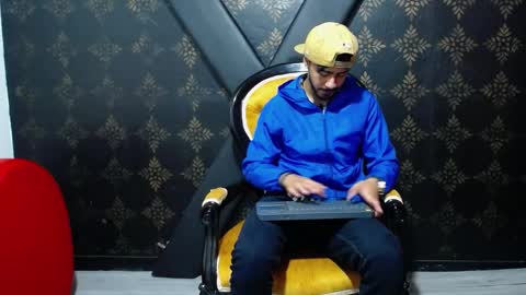 noaah77 online show from December 2024 08:44:01 PM