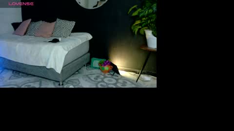 Noah  online show from April 2026 03:21:01 AM