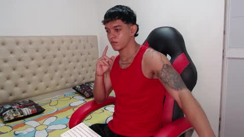 Snapshot of noah_cole_ chatting on December 2025 12:27:01 AM Noah online show from December 2025 12:27:01 AM