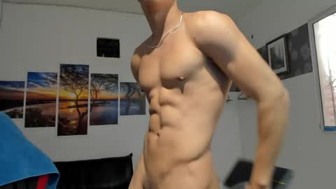 noah_flynn1 online show from May 2026 03:28:01 PM