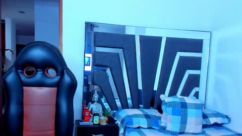 Noah Harris01 online show from February 2026 11:57:02 AM