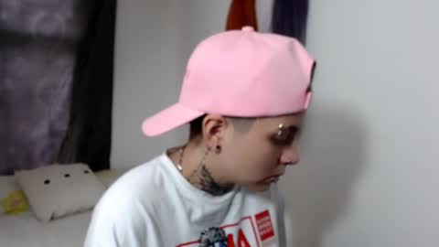 noah hehim    online show from February 2025 05:07:01 PM